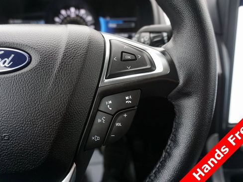 Used 2023 Ford Edge SEL image 4