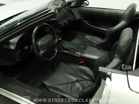 Used 1996 Chevrolet Corvette Convertible RWD image 4
