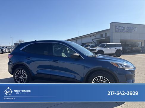 Used 2022 Ford Escape SE image 1