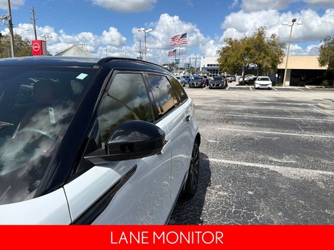 Used 2019 Land Rover Range Rover Velar R-Dynamic SE image 12