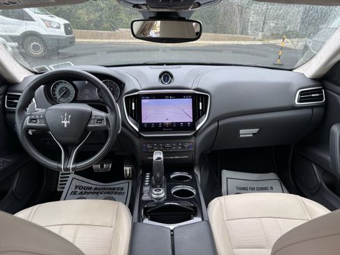 Used 2022 Maserati Ghibli Modena Q4 AWD/4WD image 17
