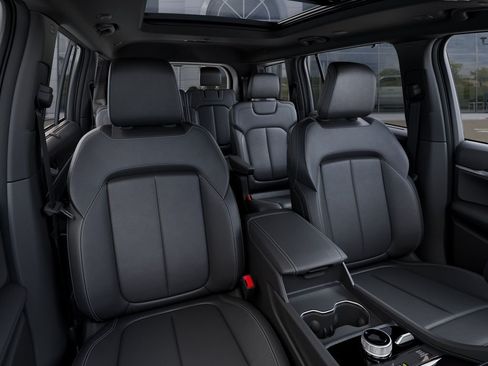 New 2026 Jeep Grand Cherokee L Limited w/ Luxury Tech Group II AWD/4WD image 16