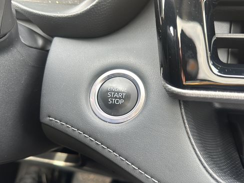 Used 2024 Toyota Highlander Platinum image 40