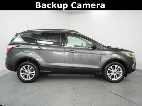 Used 2018 Ford Escape SE image 5