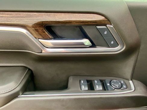 Used 2025 GMC Sierra 1500 Elevation image 49