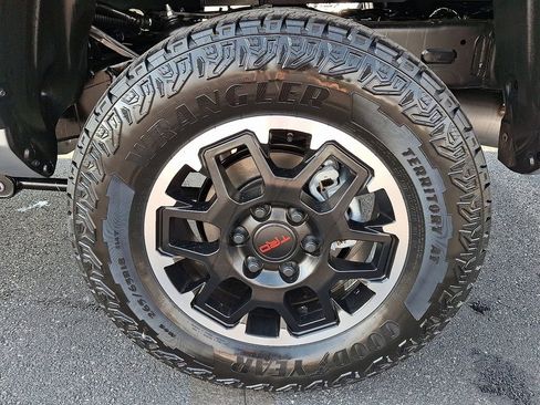 New 2026 Toyota Tacoma TRD Off-Road AWD/4WD image 18