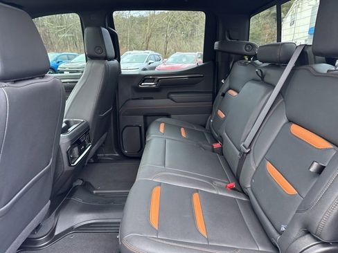 Used 2024 GMC Sierra 1500 AT4 w/ Technology Package image 24