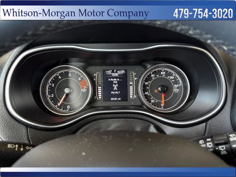 Used 2019 Jeep Cherokee Latitude Plus FWD image 18