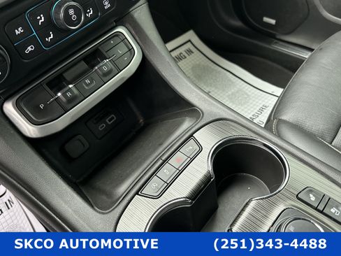 Used 2021 GMC Acadia SLT w/ Elevation Edition image 23