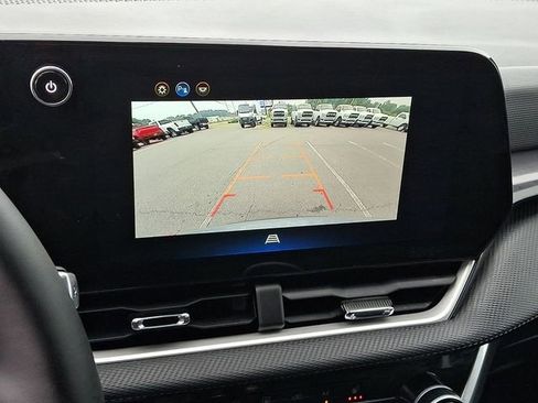 Used 2026 Chevrolet Equinox LT FWD image 18