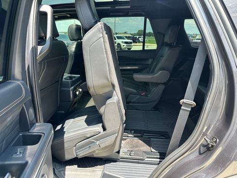 Used 2022 Ford Expedition Platinum AWD/4WD image 27