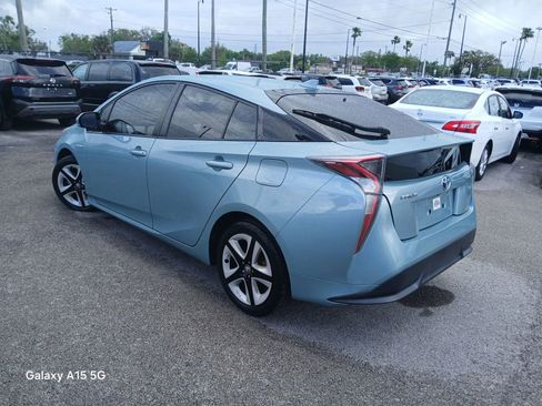 Used 2016 Toyota Prius Four Touring FWD image 6