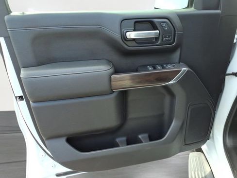 Used 2022 GMC Sierra 1500 SLT w/ X31 Off-Road Package image 21