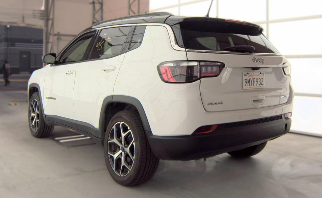 Used 2025 Jeep Compass Limited AWD/4WD image 8