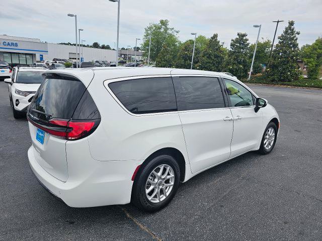 Used 2023 Chrysler Pacifica Touring-L FWD image 39
