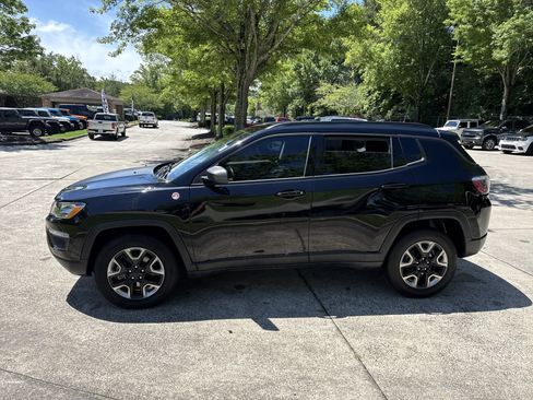 Used 2018 Jeep Compass Trailhawk w/ Leather Interior Group AWD/4WD image 4