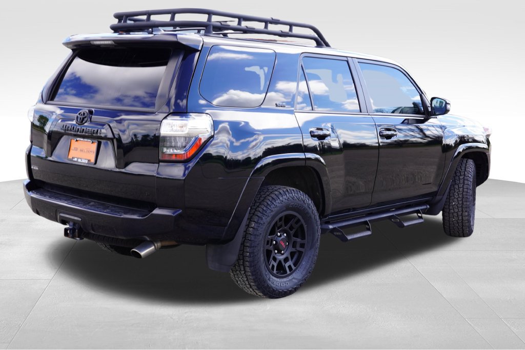 Used 2023 Toyota 4Runner SR5 Premium w/ Moonroof Package AWD/4WD image 5