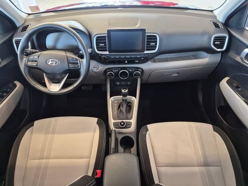 Used 2025 Hyundai Venue SEL FWD image 26