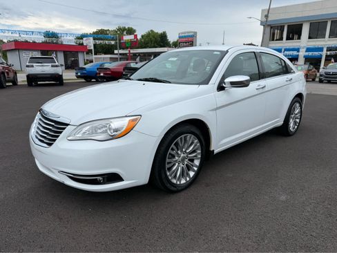 Used 2012 Chrysler 200 Limited FWD image 1