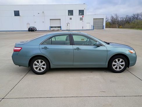 Used 2009 Toyota Camry LE image 8