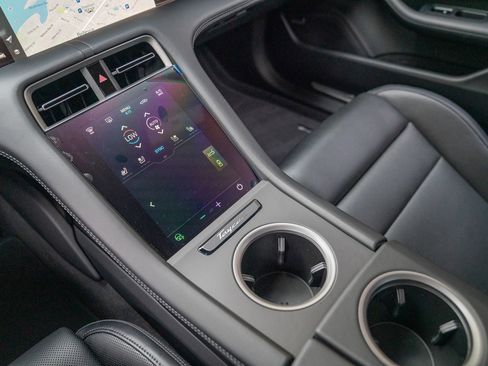 New 2025 Porsche Taycan image 18