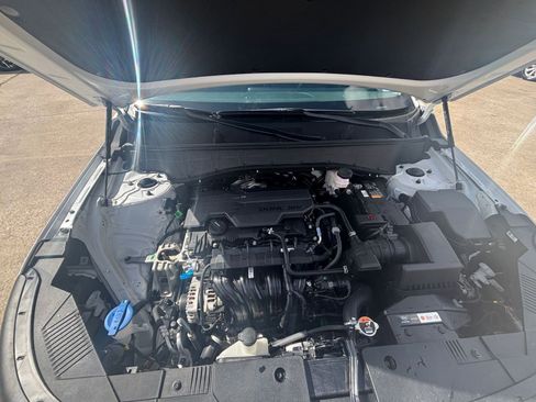 Used 2025 Hyundai Kona SEL image 31