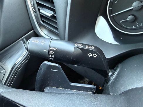 Used 2023 Nissan Rogue SV w/ SV Premium B Package image 22