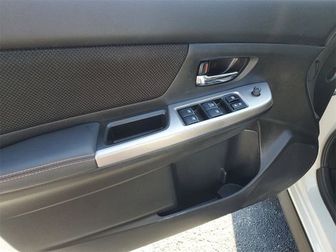 Used 2017 Subaru Crosstrek 2.0i Premium w/ Moonroof Package image 18