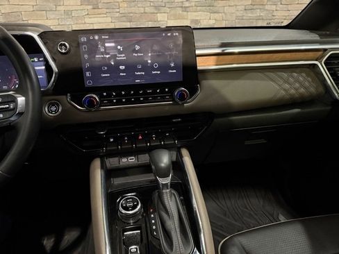 Used 2023 GMC Canyon Denali w/ Denali Black Edition image 20