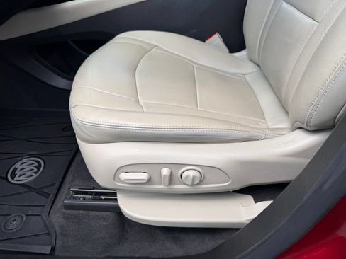 Used 2019 Buick Enclave Essence FWD image 14