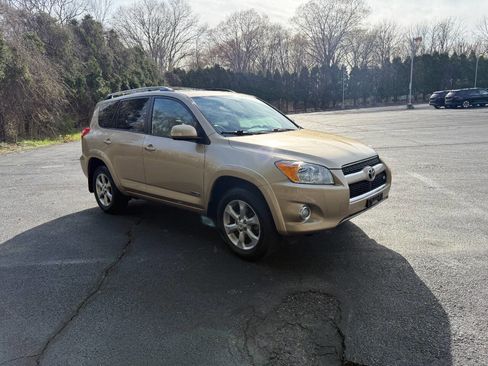 Used 2011 Toyota RAV4 Limited AWD/4WD image 4