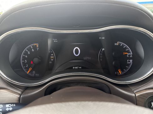 Used 2014 Jeep Grand Cherokee Overland w/ Advanced Technology Group image 25