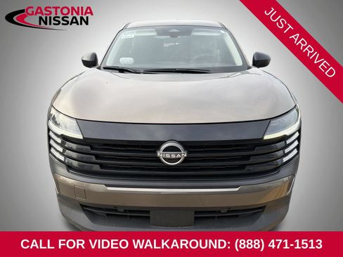 Used 2025 Nissan Kicks S AWD/4WD image 1