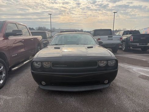 Used 2012 Dodge Challenger SXT Plus image 2