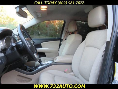 Used 2015 Dodge Journey SXT w/ Flexible Seating Group image 23