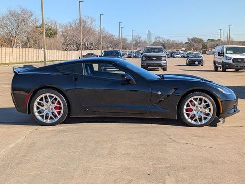 Used 2017 Chevrolet Corvette Stingray Coupe w/ 1LT image 3