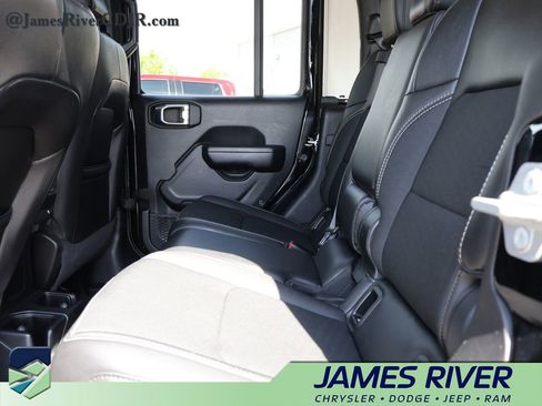 Used 2021 Jeep Gladiator Sport AWD/4WD image 17