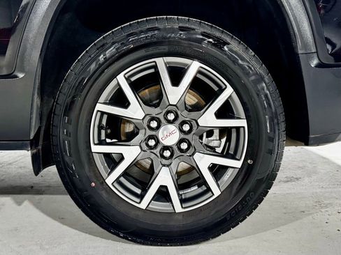 Used 2022 GMC Acadia SLE image 29