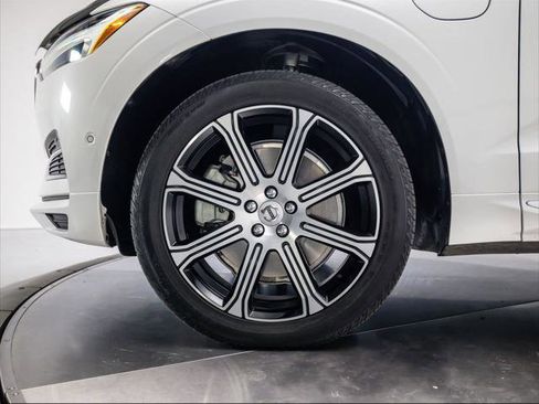 Used 2021 Volvo XC60 T8 Inscription w/ Advanced Package image 12