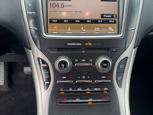 Used 2017 Lincoln MKX Premiere FWD image 3