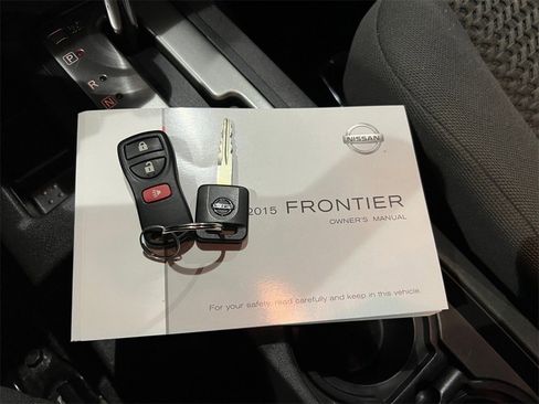 Used 2015 Nissan Frontier SV image 43