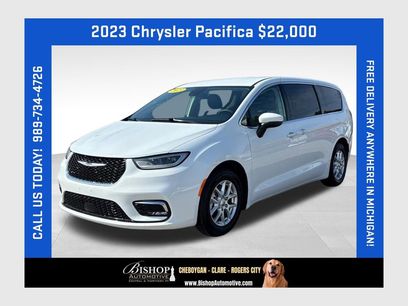 Used 2023 Chrysler Pacifica Touring-L