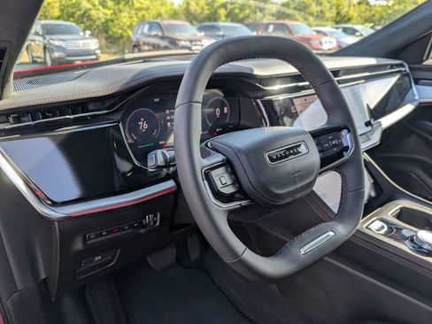Used 2024 Jeep Wagoneer Launch Edition AWD/4WD image 32