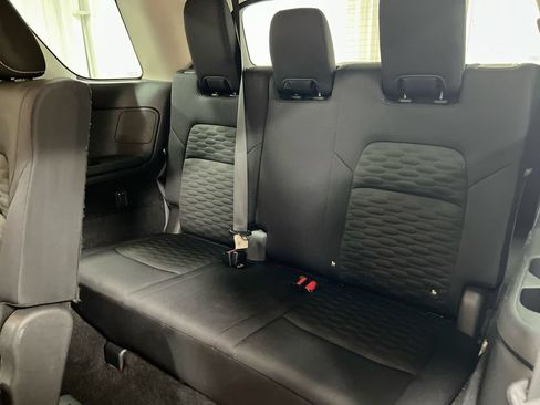 Used 2022 Nissan Pathfinder SV FWD image 23