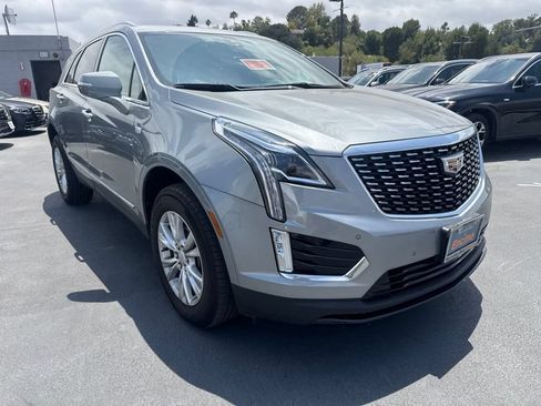 Used 2025 Cadillac XT5 Luxury FWD image 3