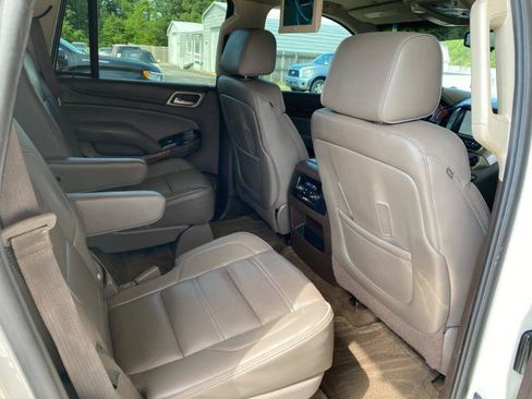 Used 2015 GMC Yukon Denali w/ Touring Package AWD/4WD image 18