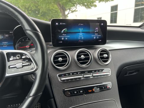 Used 2020 Mercedes-Benz GLC 300 4MATIC w/ AMG Line image 18