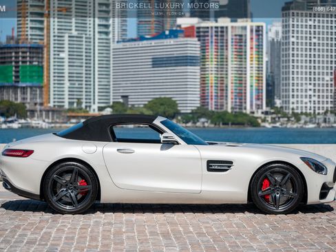 Used 2018 Mercedes-Benz AMG GT Roadster image 11