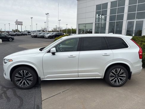Used 2020 Volvo XC90 T5 Momentum w/ Protection Package Premier AWD/4WD image 9