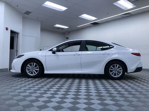 Used 2026 Toyota Camry LE FWD image 12